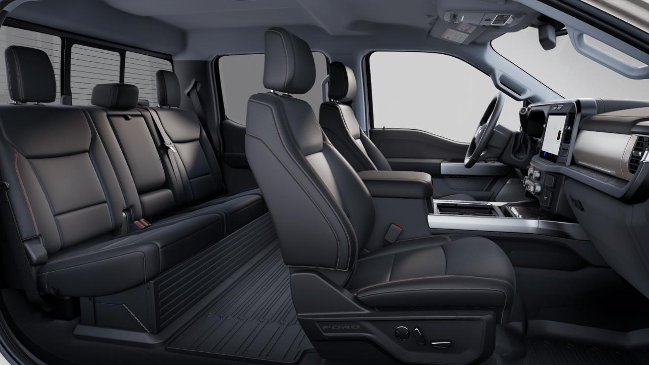 2025 Ford F-350 Super Duty SRW Lariat Photo5