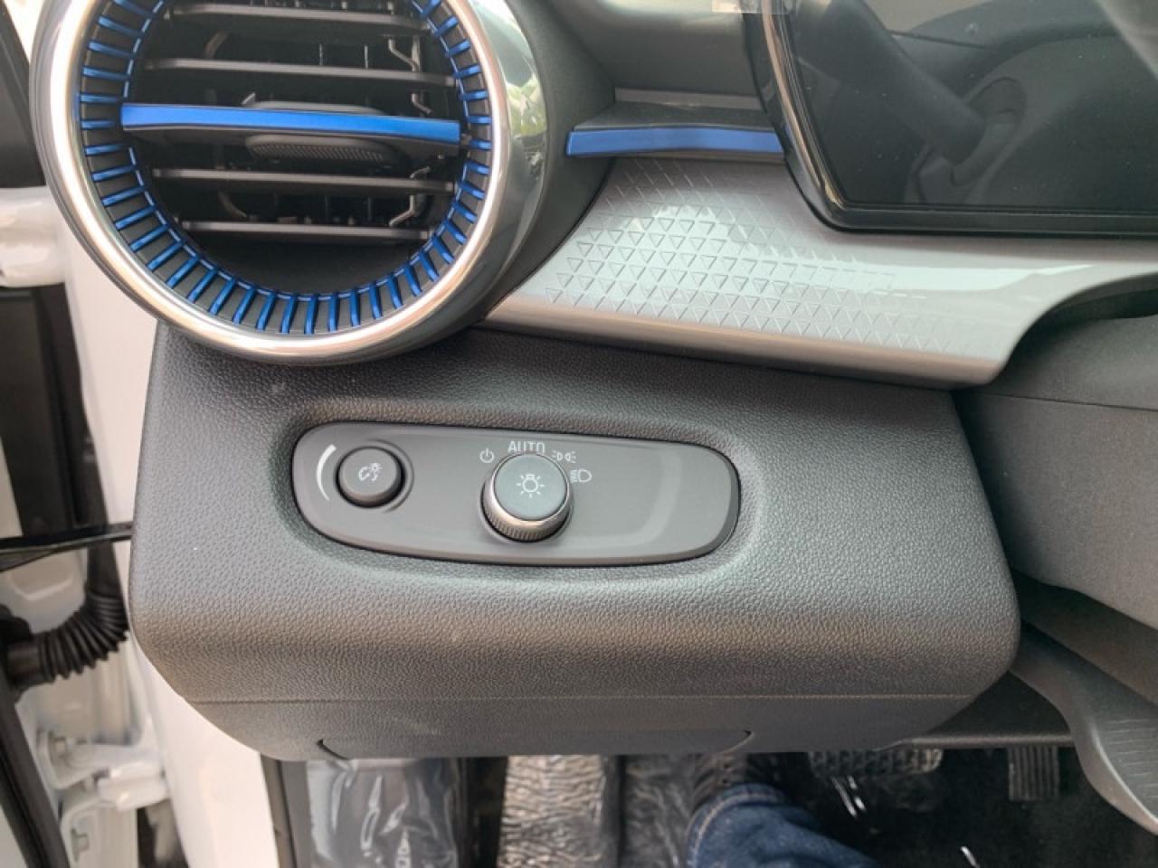 2025 Chevrolet Trax LT Photo