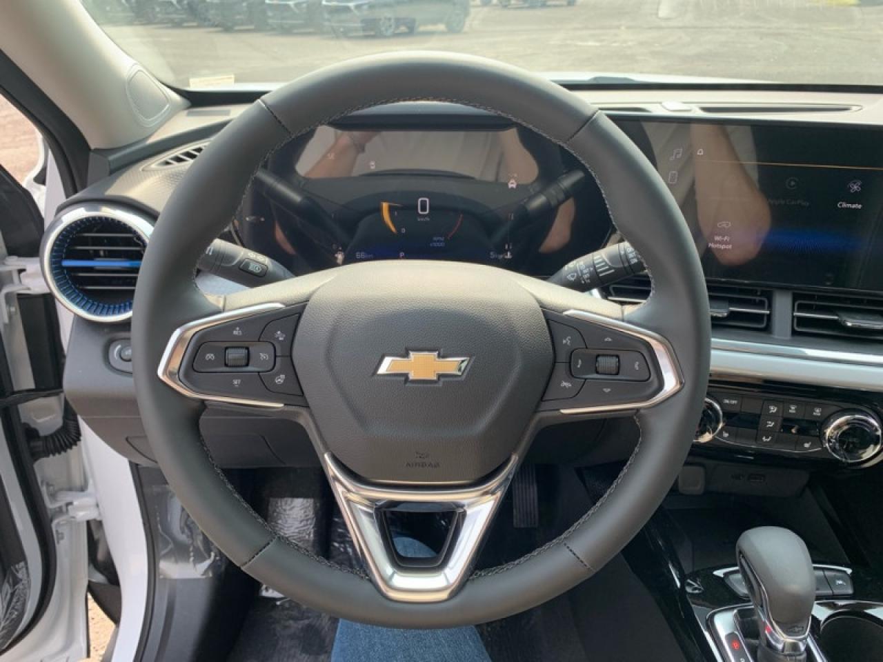 2025 Chevrolet Trax LT Photo