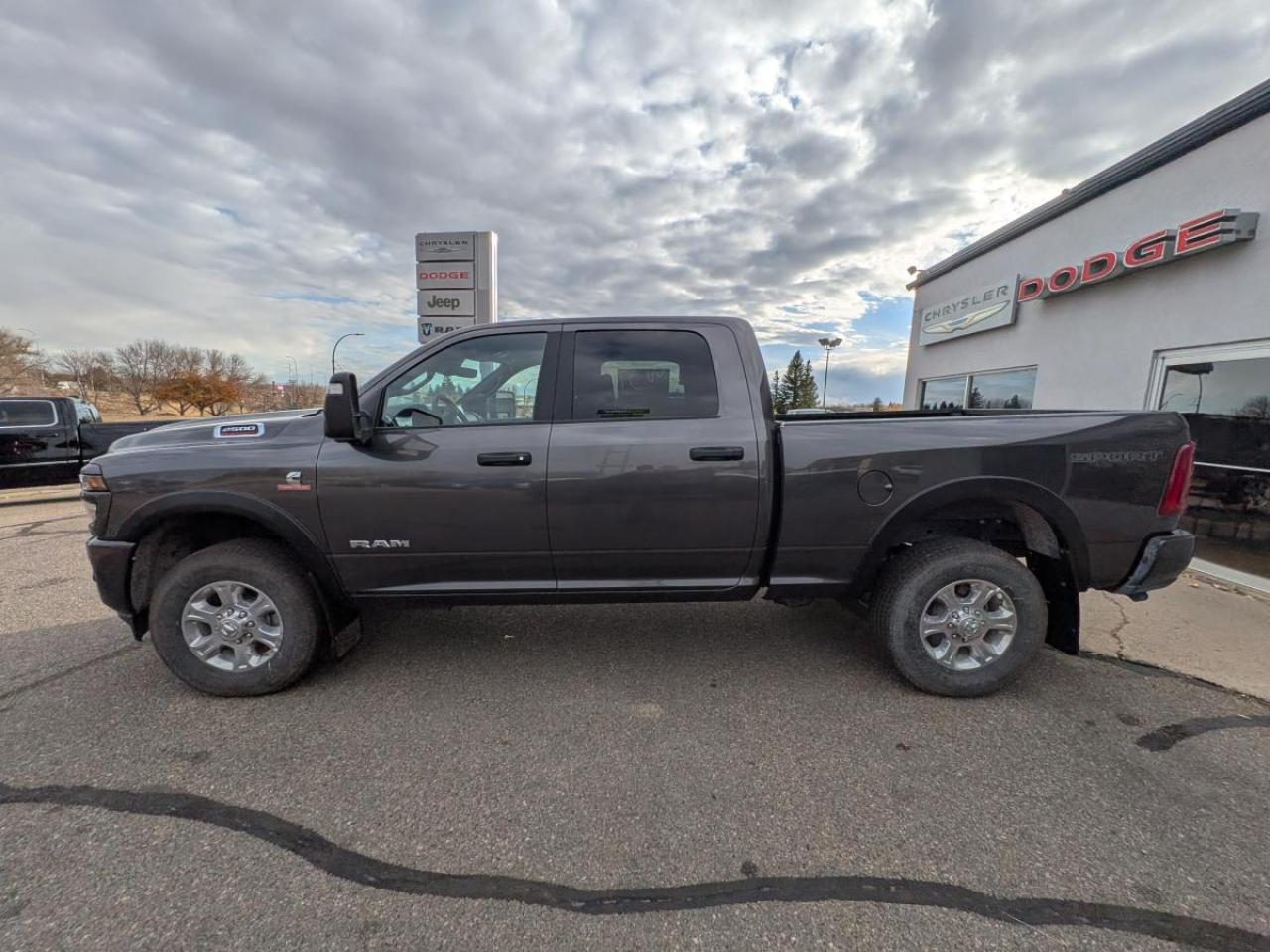 2025 RAM 2500 Big Horn 4x4 Crew Cab 6'4" Box Photo3