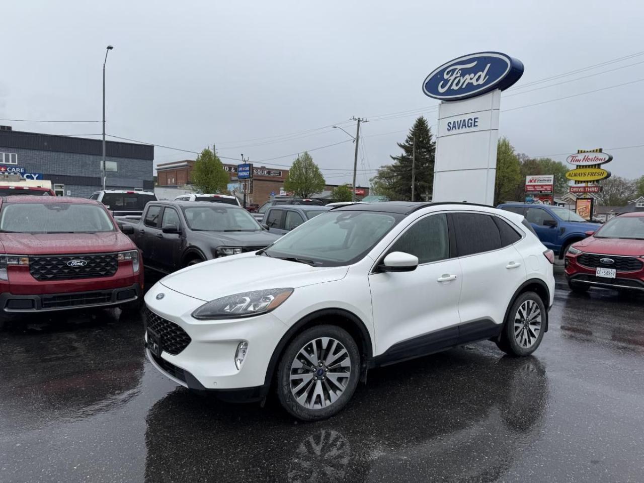 Used 2022 Ford Escape Titanium AWD for sale in Sturgeon Falls, ON