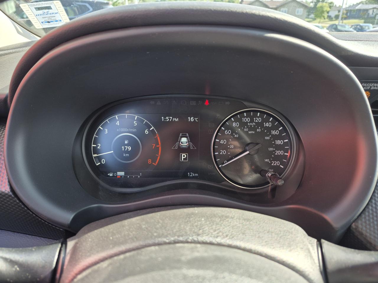 2025 Nissan Kicks Play SV FWD Photo8