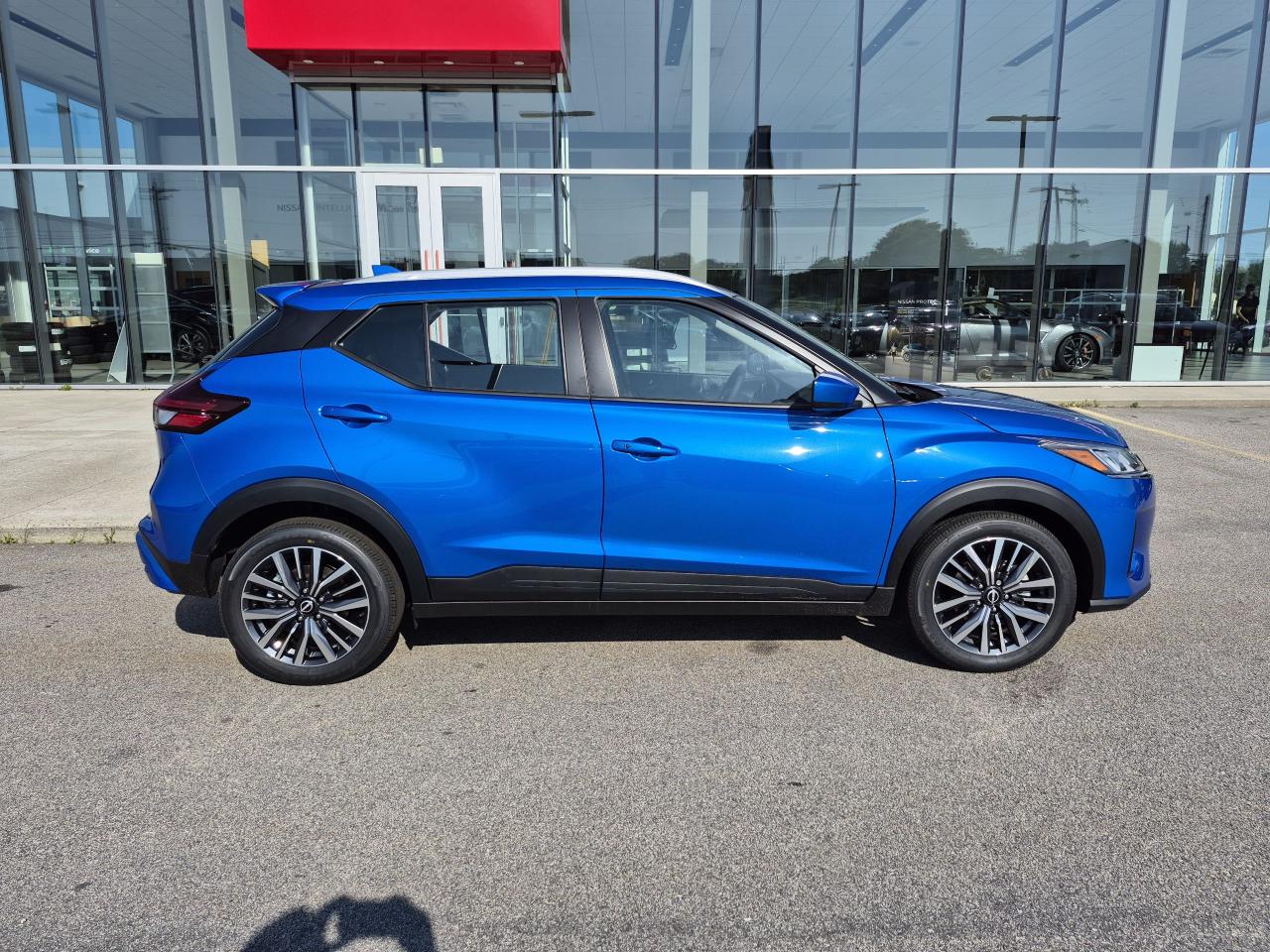 2025 Nissan Kicks Play SV FWD Photo5