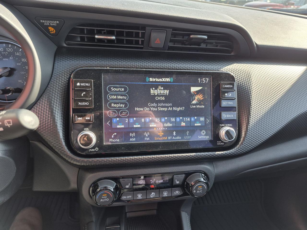 2025 Nissan Kicks Play SV FWD Photo9