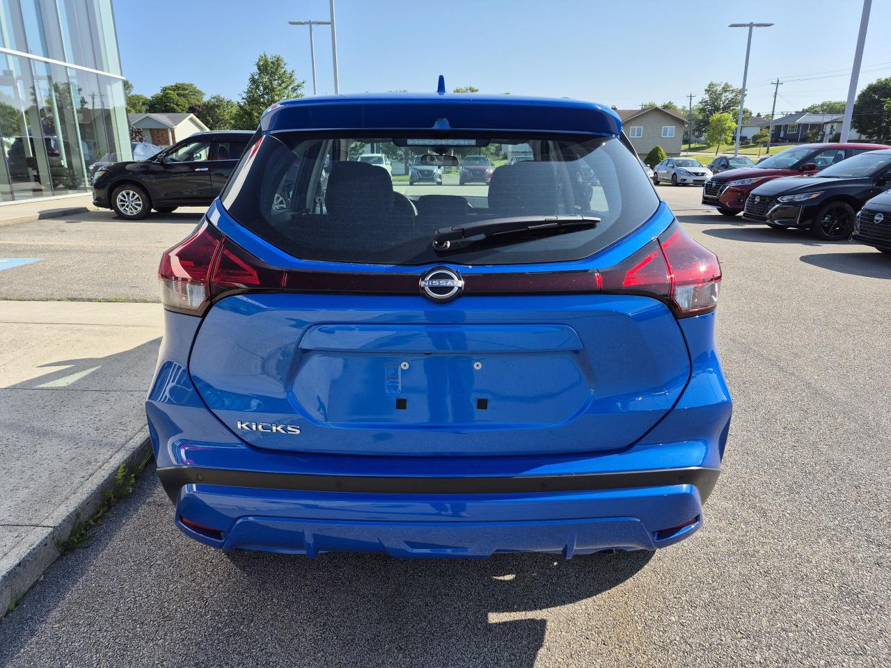 2025 Nissan Kicks Play SV FWD Photo4