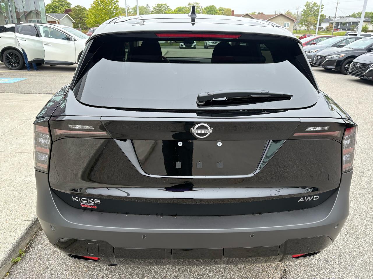 2025 Nissan Kicks SV Photo5