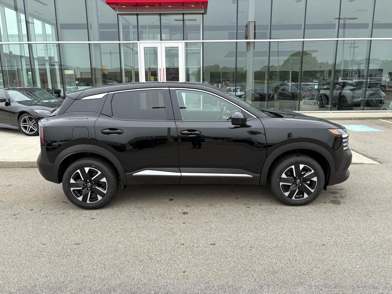 2025 Nissan Kicks SV Photo3
