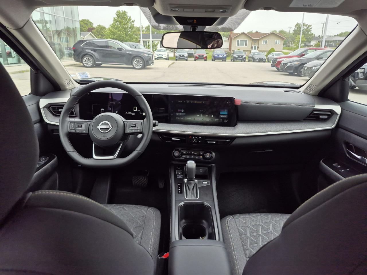 2025 Nissan Kicks SV Photo12