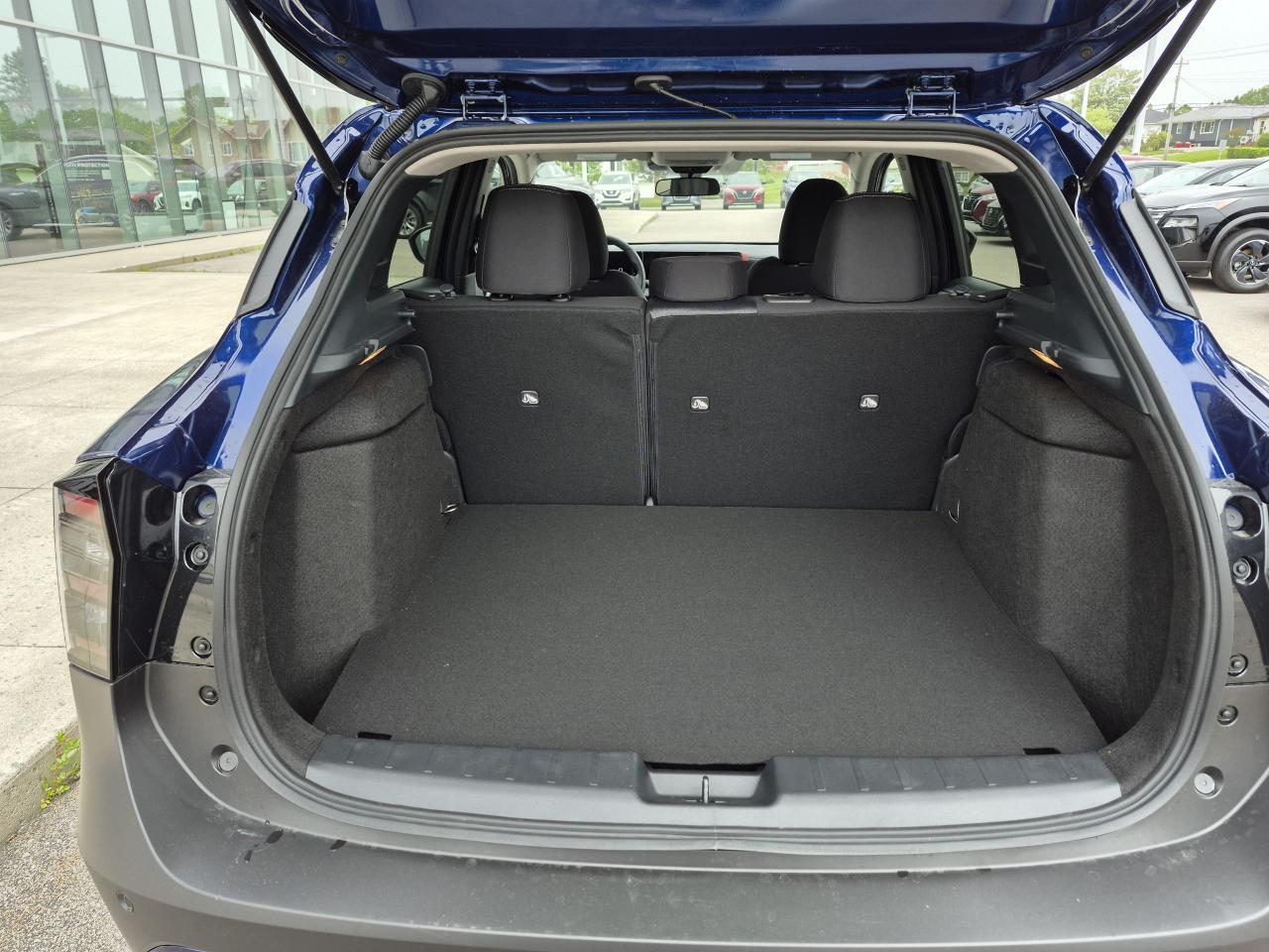 2025 Nissan Kicks SV Photo13