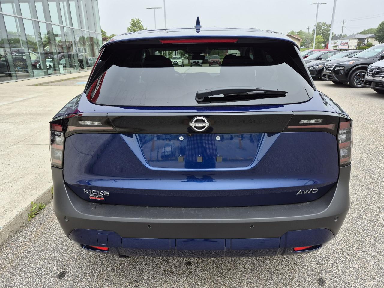 2025 Nissan Kicks SV Photo4