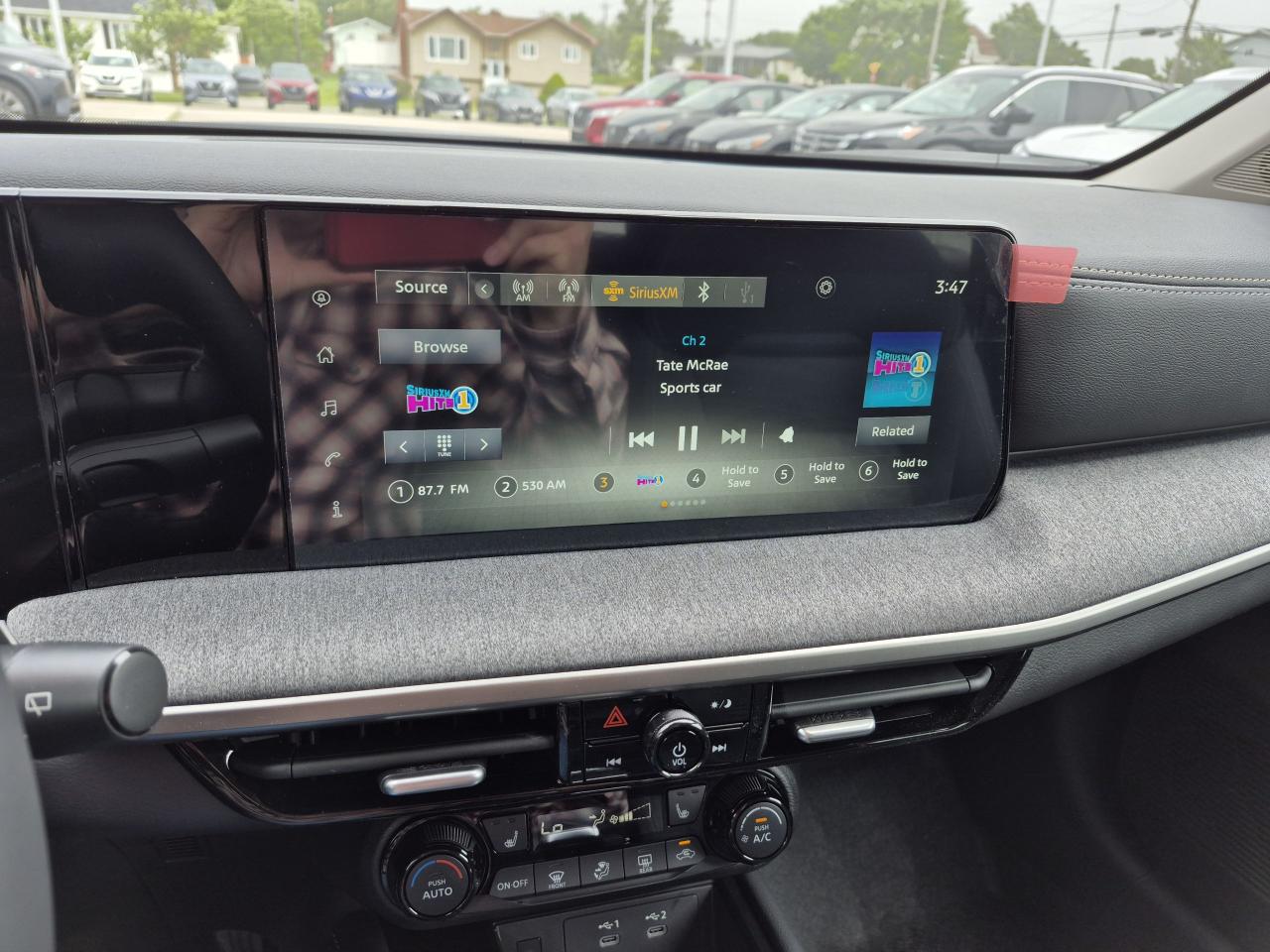 2025 Nissan Kicks SV Photo9