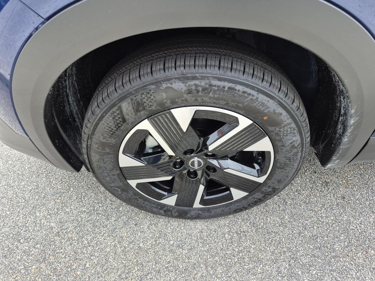 2025 Nissan Kicks SV Photo14