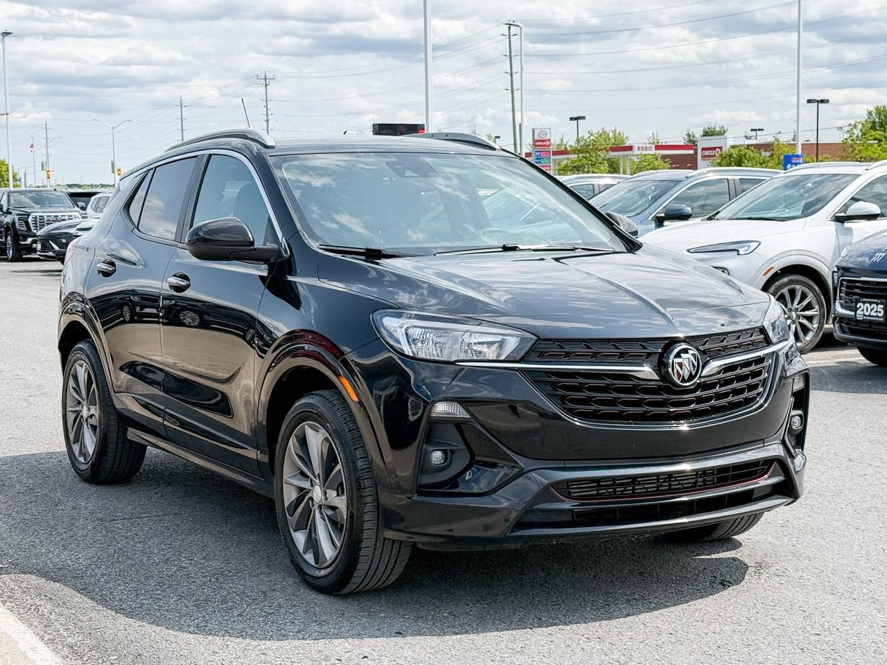 2023 Buick Encore GX Select 1.3L 3 CYL WITH REMOTE START/ENTRY, HEATED SEATS, POWER LIFTGATE, LANE KEEP ASSIST, APPLE CARPLAY/ANDROID AUTO, SPORT TOURING PACKAGE Photo