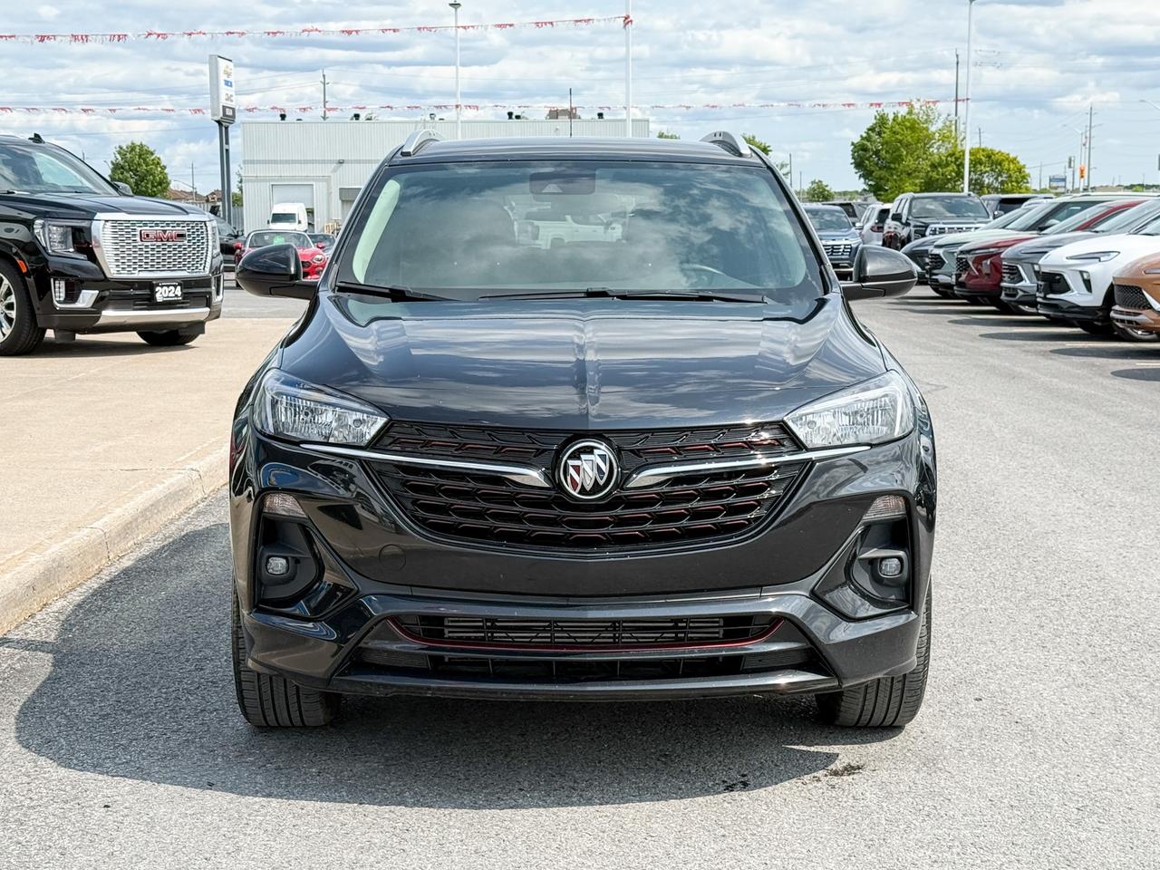 2023 Buick Encore GX Select 1.3L 3 CYL WITH REMOTE START/ENTRY, HEATED SEATS, POWER LIFTGATE, LANE KEEP ASSIST, APPLE CARPLAY/ANDROID AUTO, SPORT TOURING PACKAGE Photo