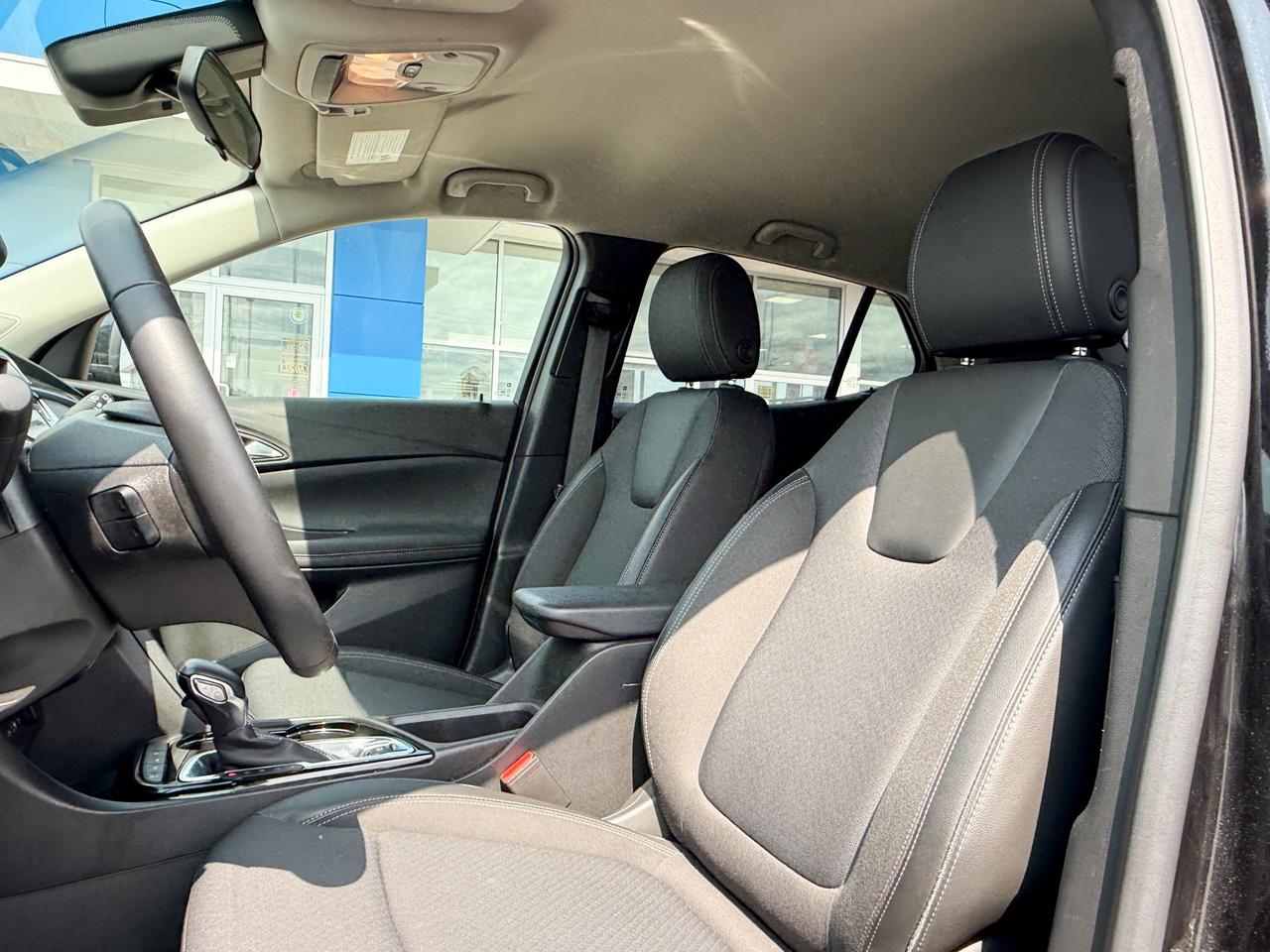 2023 Buick Encore GX Select 1.3L 3 CYL WITH REMOTE START/ENTRY, HEATED SEATS, POWER LIFTGATE, LANE KEEP ASSIST, APPLE CARPLAY/ANDROID AUTO, SPORT TOURING PACKAGE Photo