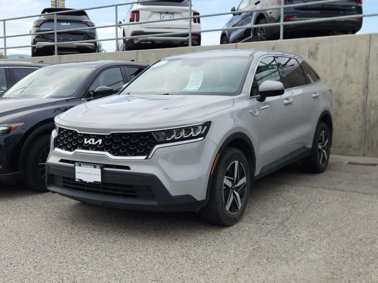 Used 2022 Kia Sorento LX Premium ! AWD, 7 Passenger, Heated Seats, Lane Keep Assist and a Rearview Camera ! for sale in Kelowna, BC