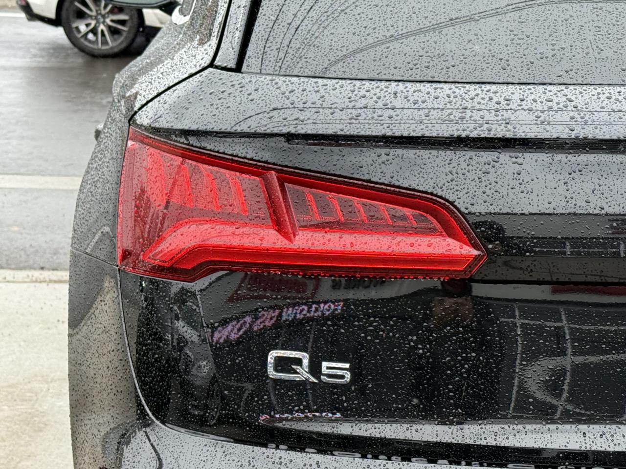 2018 Audi Q5 ONE OWNER | AUDI SERVICE | LIKE NEW - Photo #10