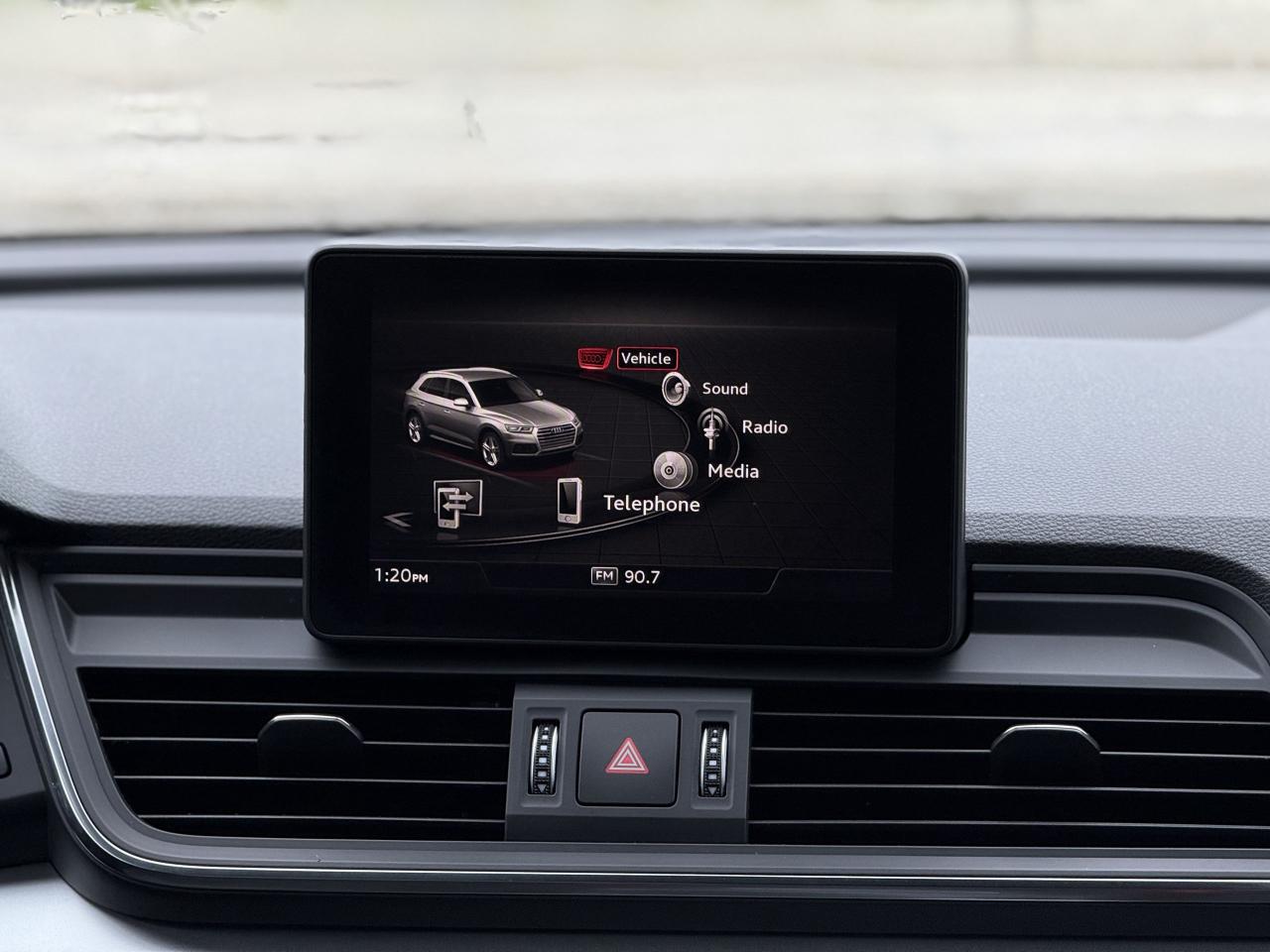 2018 Audi Q5 ONE OWNER | AUDI SERVICE | LIKE NEW - Photo #22