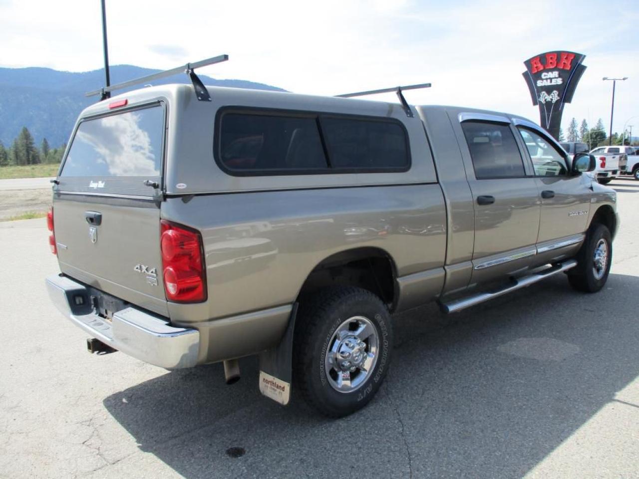 2007 Dodge Ram 1500 Laramie Mega Cab 4WD Photo4