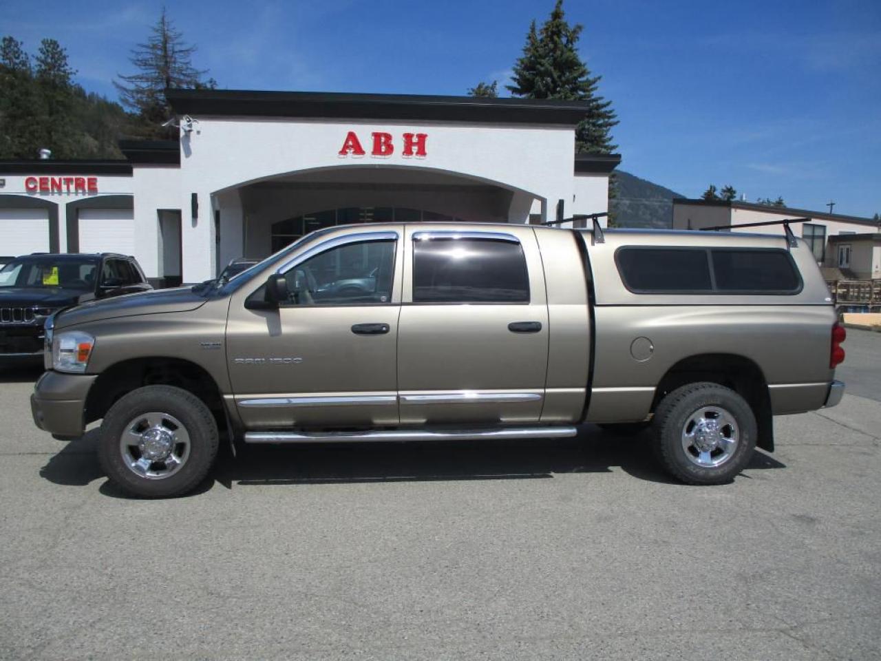 2007 Dodge Ram 1500 Laramie Mega Cab 4WD Photo2