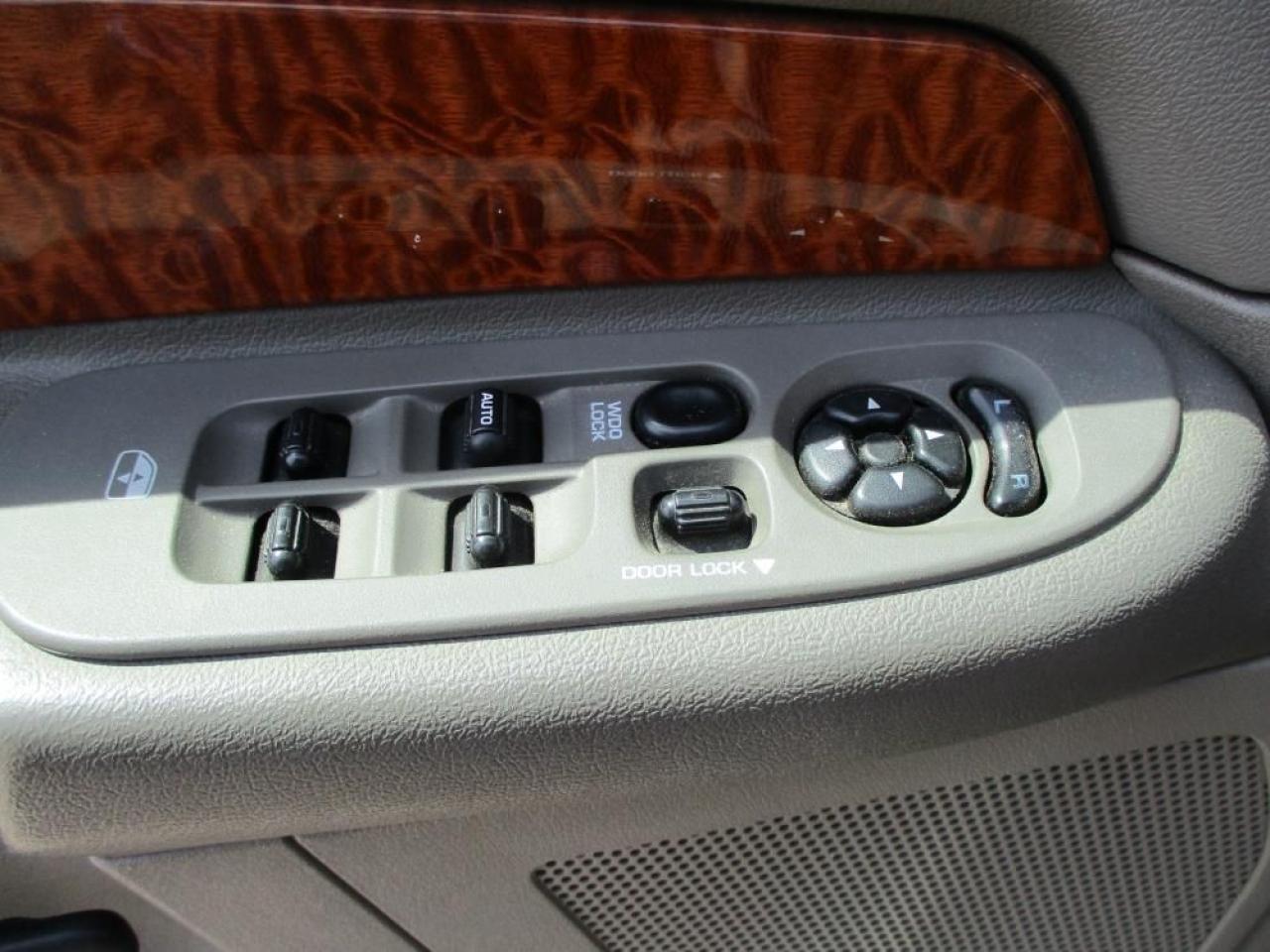 2007 Dodge Ram 1500 Laramie Mega Cab 4WD Photo9