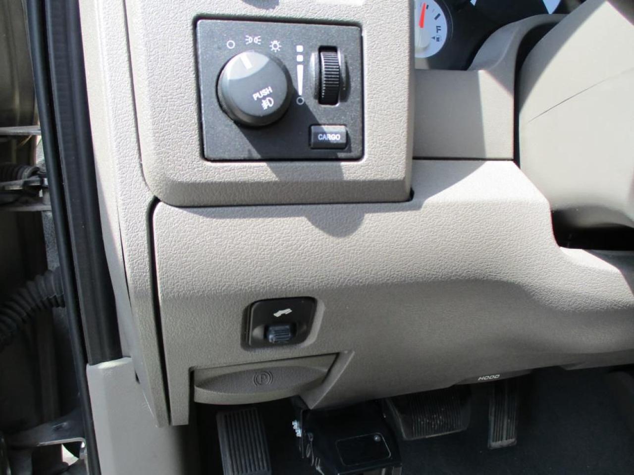 2007 Dodge Ram 1500 Laramie Mega Cab 4WD Photo10