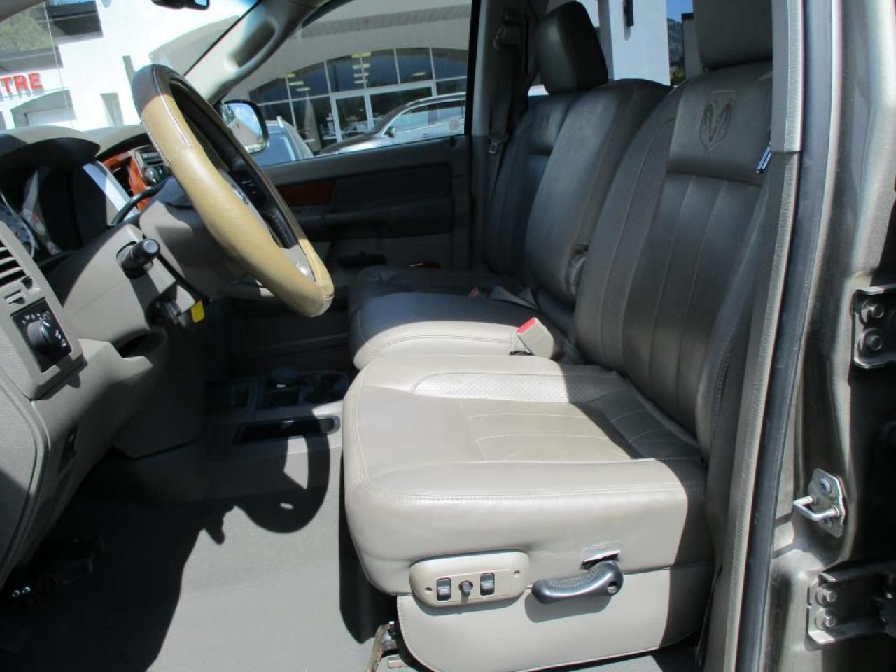 2007 Dodge Ram 1500 Laramie Mega Cab 4WD Photo11