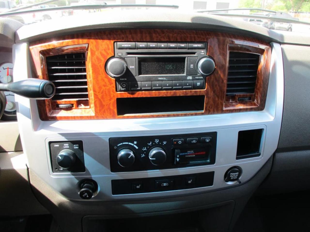 2007 Dodge Ram 1500 Laramie Mega Cab 4WD Photo17