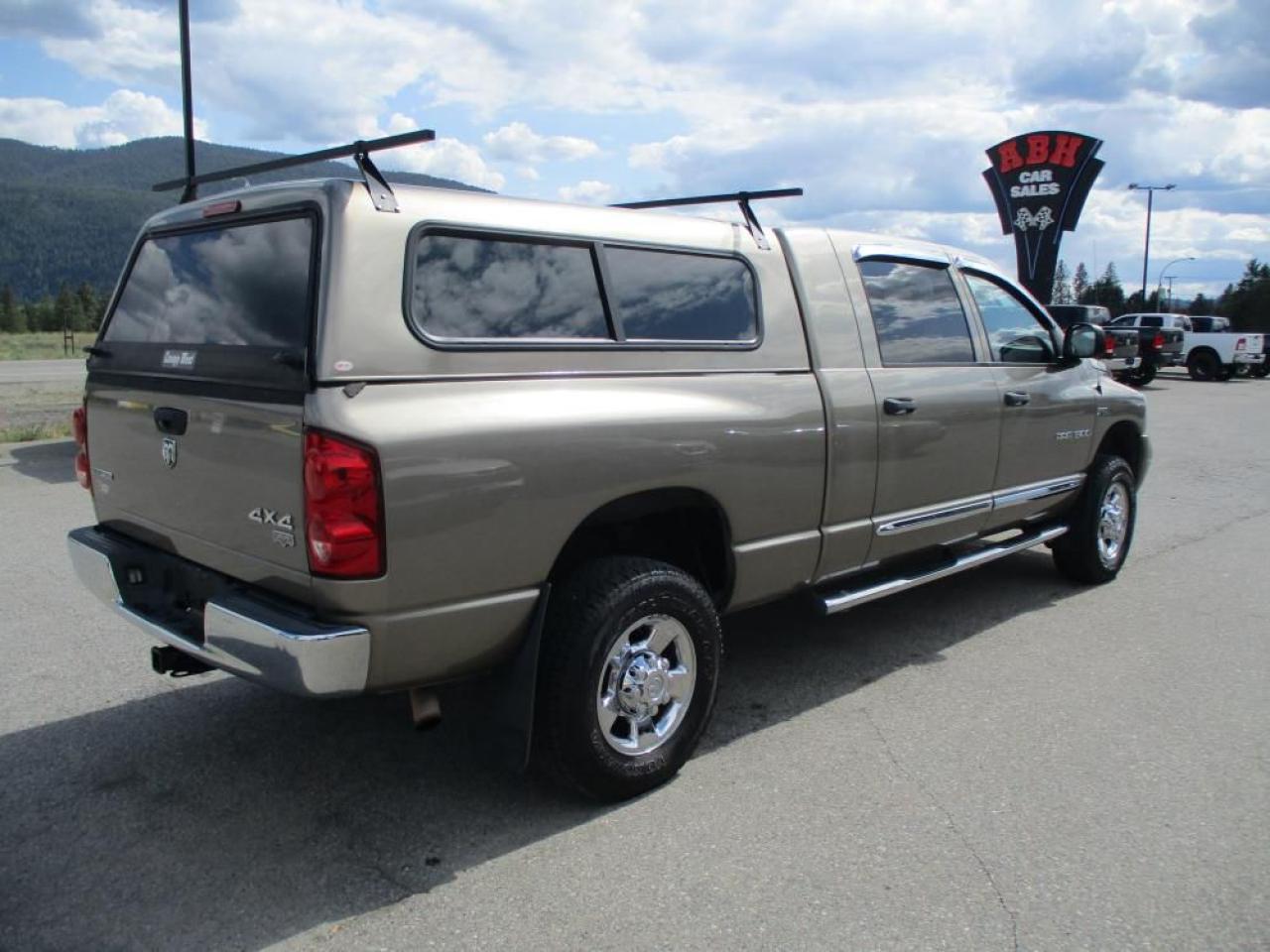 2007 Dodge Ram 1500 Laramie Mega Cab 4WD Photo4