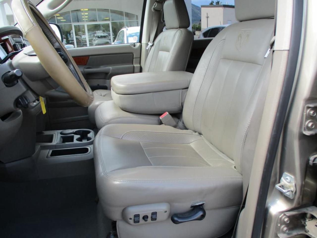 2007 Dodge Ram 1500 Laramie Mega Cab 4WD Photo12