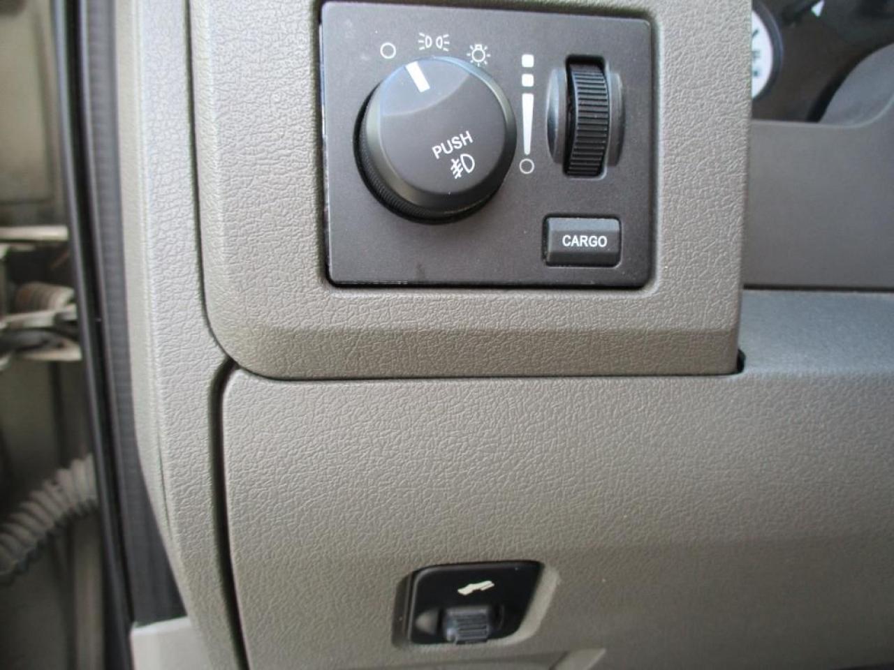 2007 Dodge Ram 1500 Laramie Mega Cab 4WD Photo11