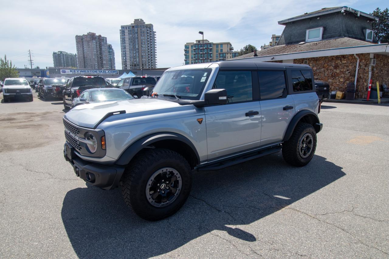 2023 Ford Bronco Badlands Photo2
