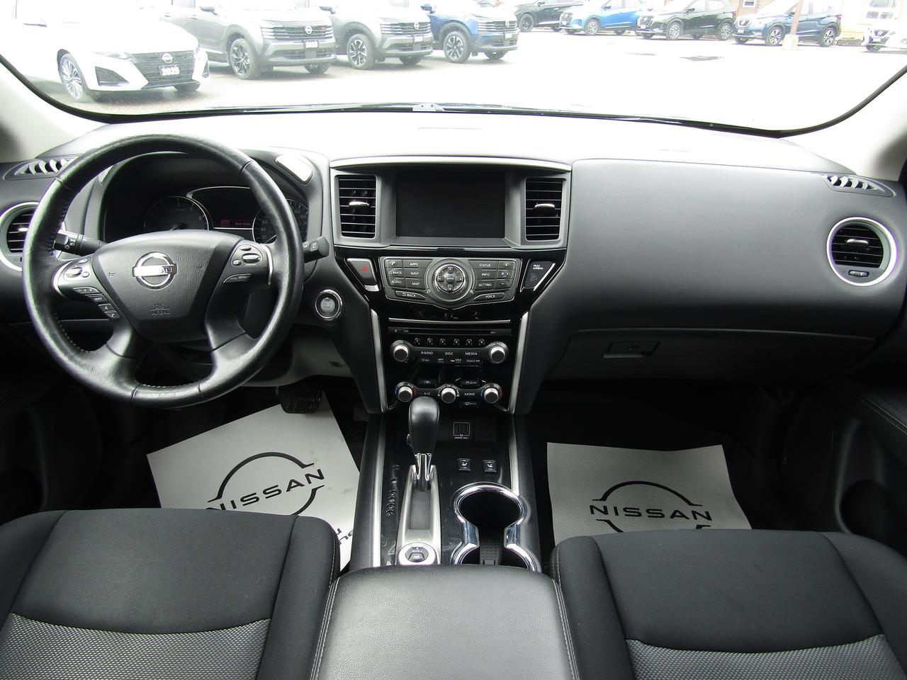 2018 Nissan Pathfinder SV Photo