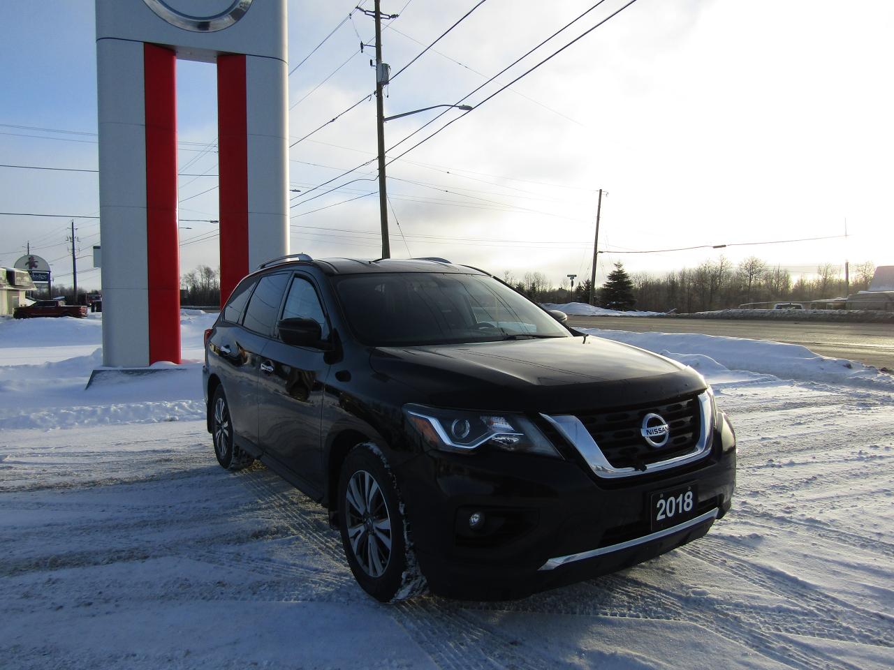 2018 Nissan Pathfinder SV Photo