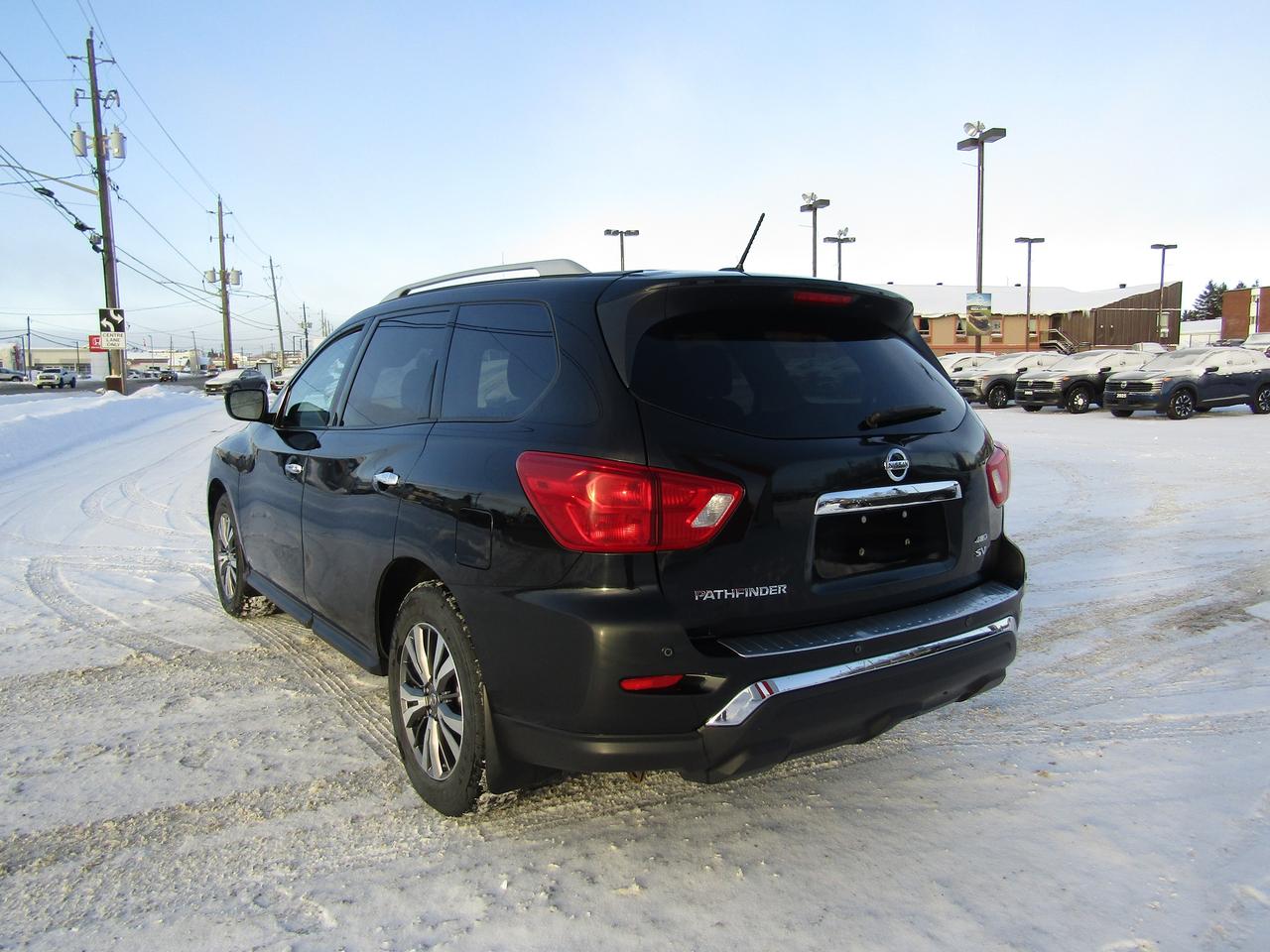 2018 Nissan Pathfinder SV Photo