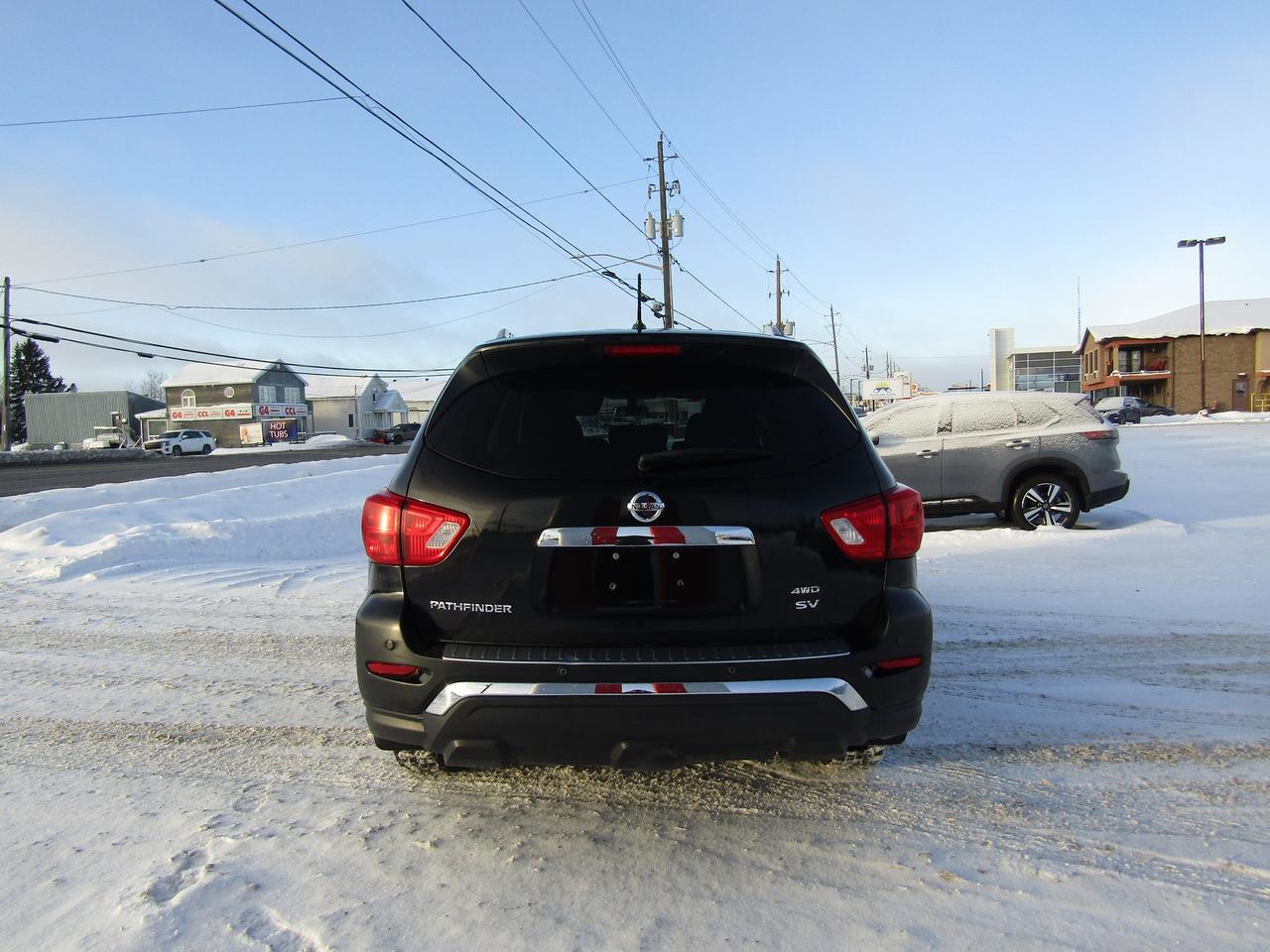 2018 Nissan Pathfinder SV Photo
