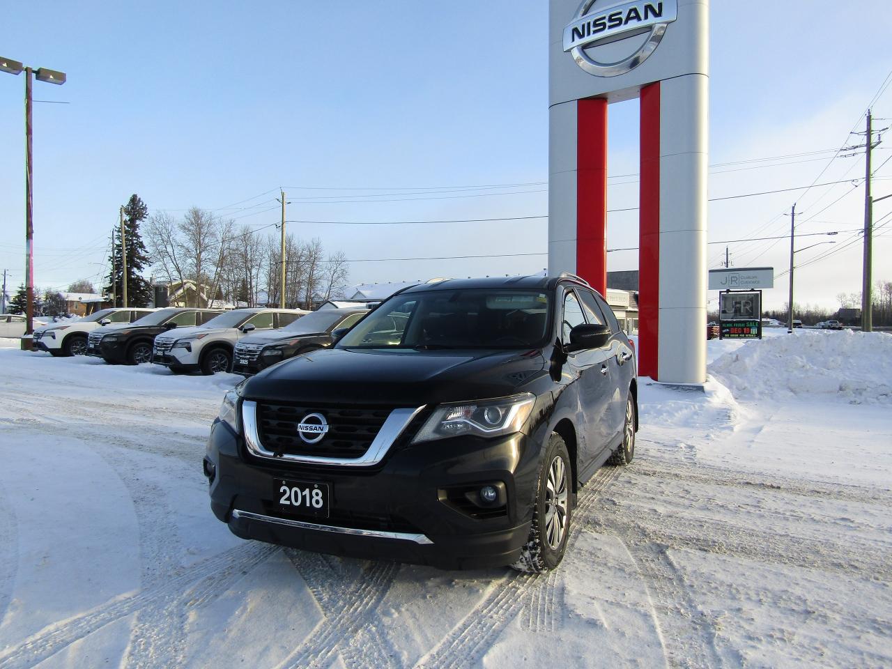2018 Nissan Pathfinder SV Photo0