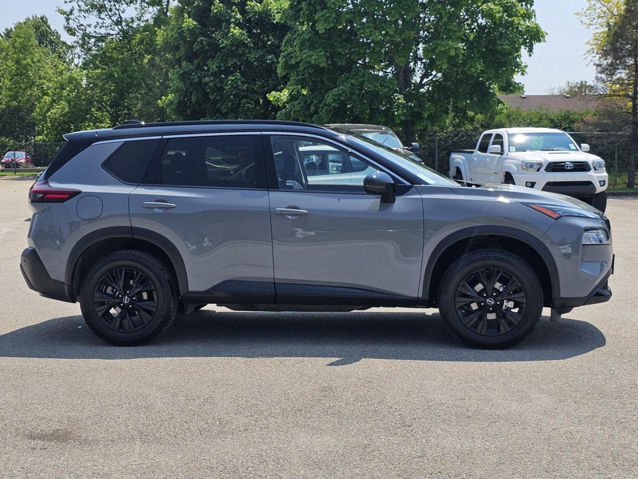 2023 Nissan Rogue SV Midnight Edition AWD - Photo #4