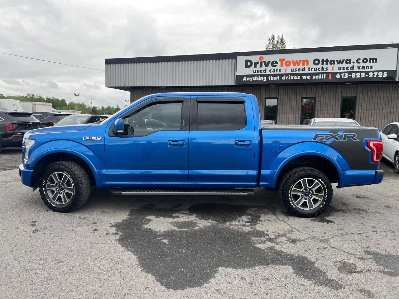 2015 Ford F-150 4WD SUPERCREW 145" LARIAT - Photo #2