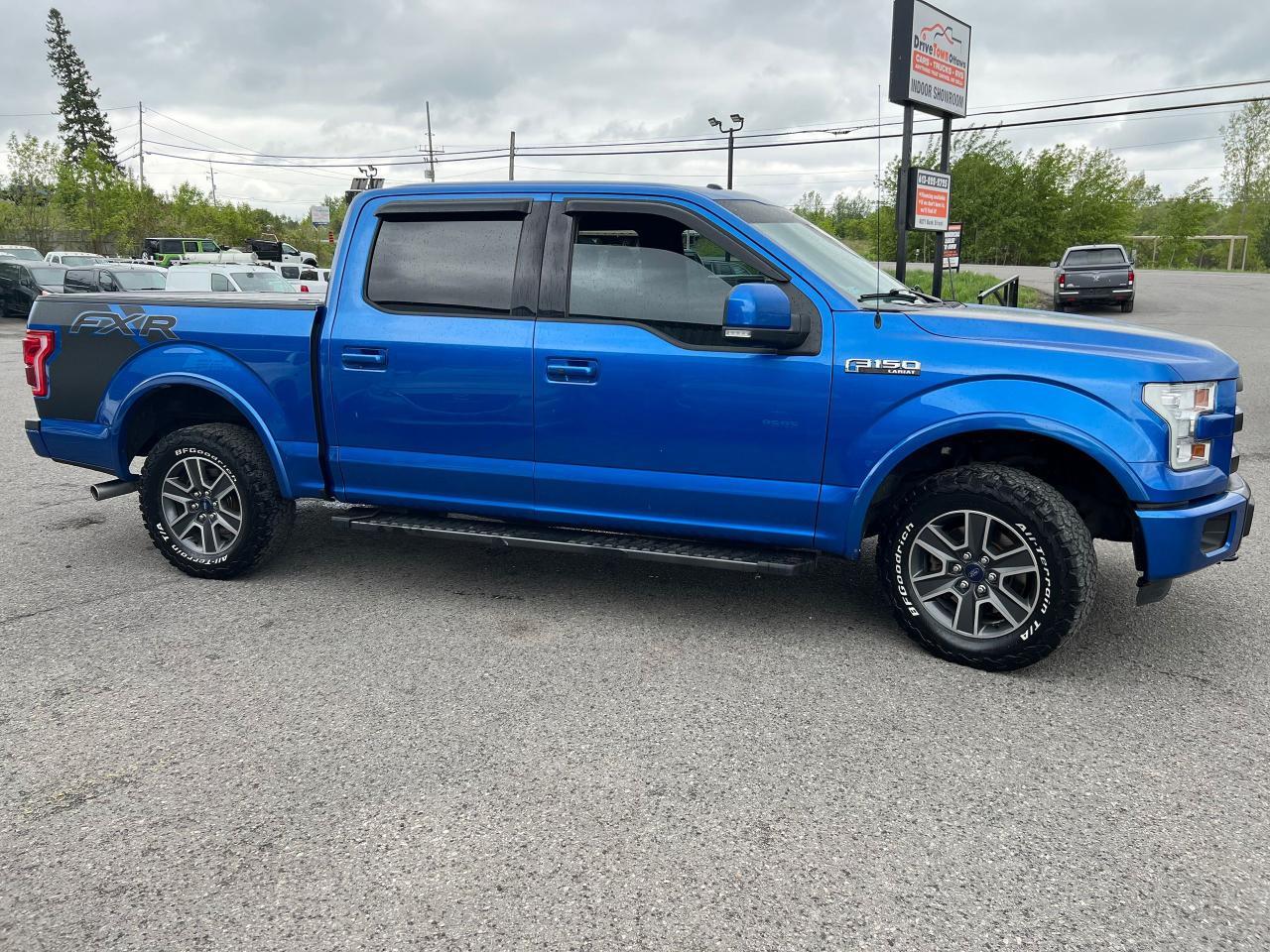 2015 Ford F-150 4WD SUPERCREW 145" LARIAT - Photo #6