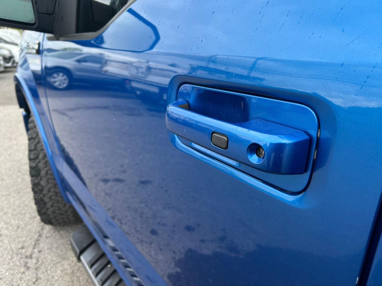 2015 Ford F-150 4WD SUPERCREW 145" LARIAT - Photo #11
