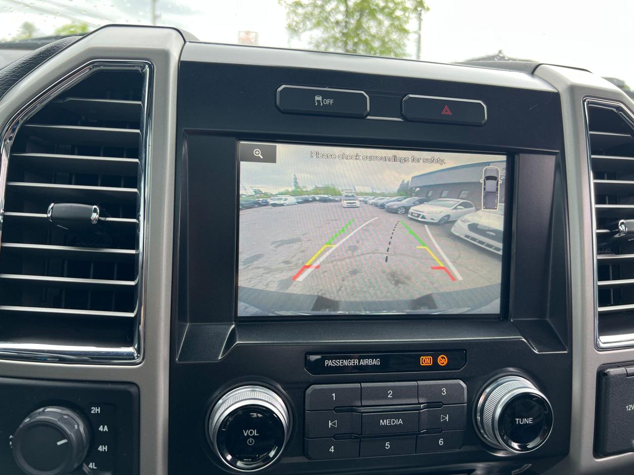 2015 Ford F-150 4WD SUPERCREW 145" LARIAT - Photo #26