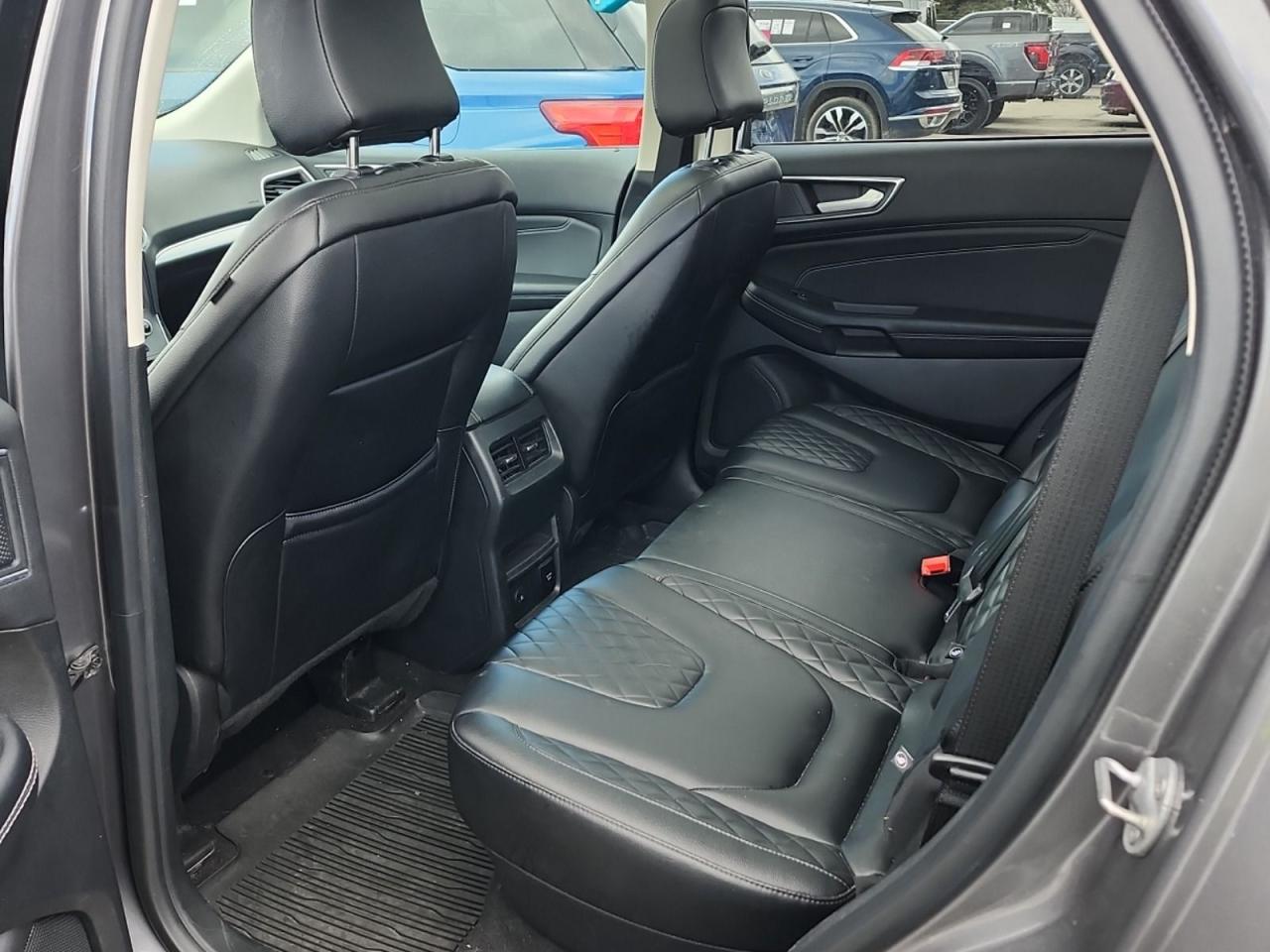 2023 Ford Edge Titanium - Photo #5