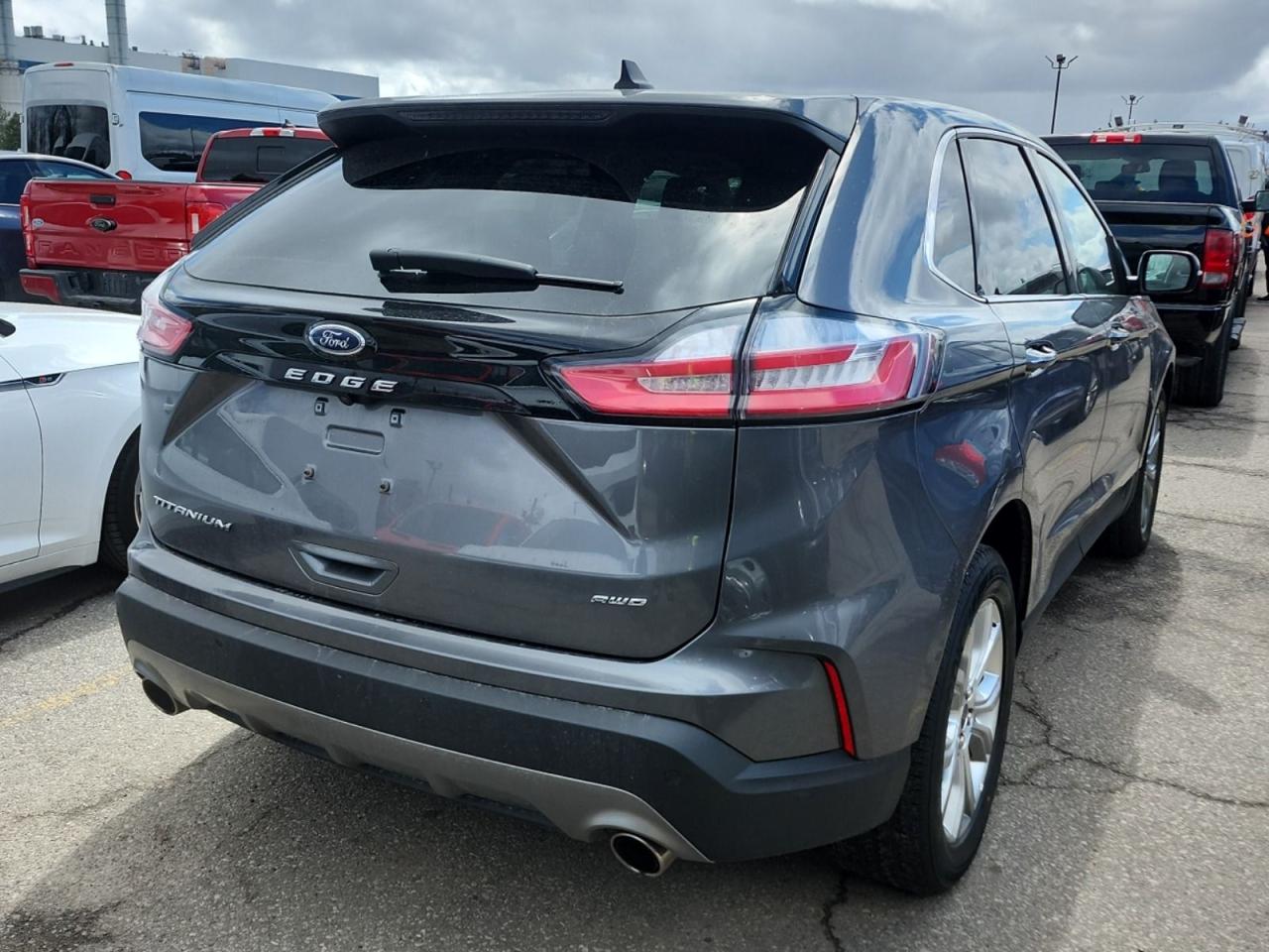 2023 Ford Edge Titanium - Photo #3