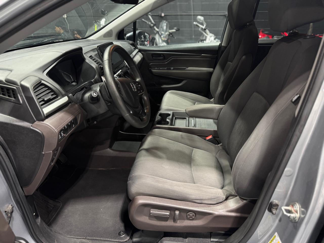 2018 Honda Odyssey EX - Photo #9