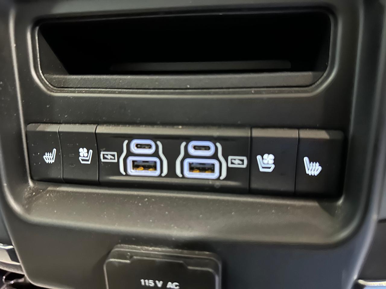 1748027885