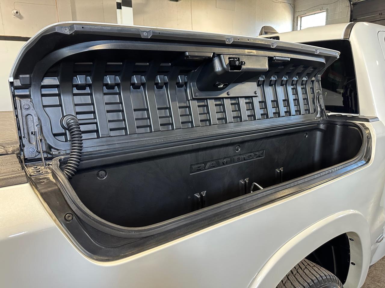 2022 RAM 1500 LIMITIED | CREW CAB | PANO SUNROOF | LEATHER - Photo #26