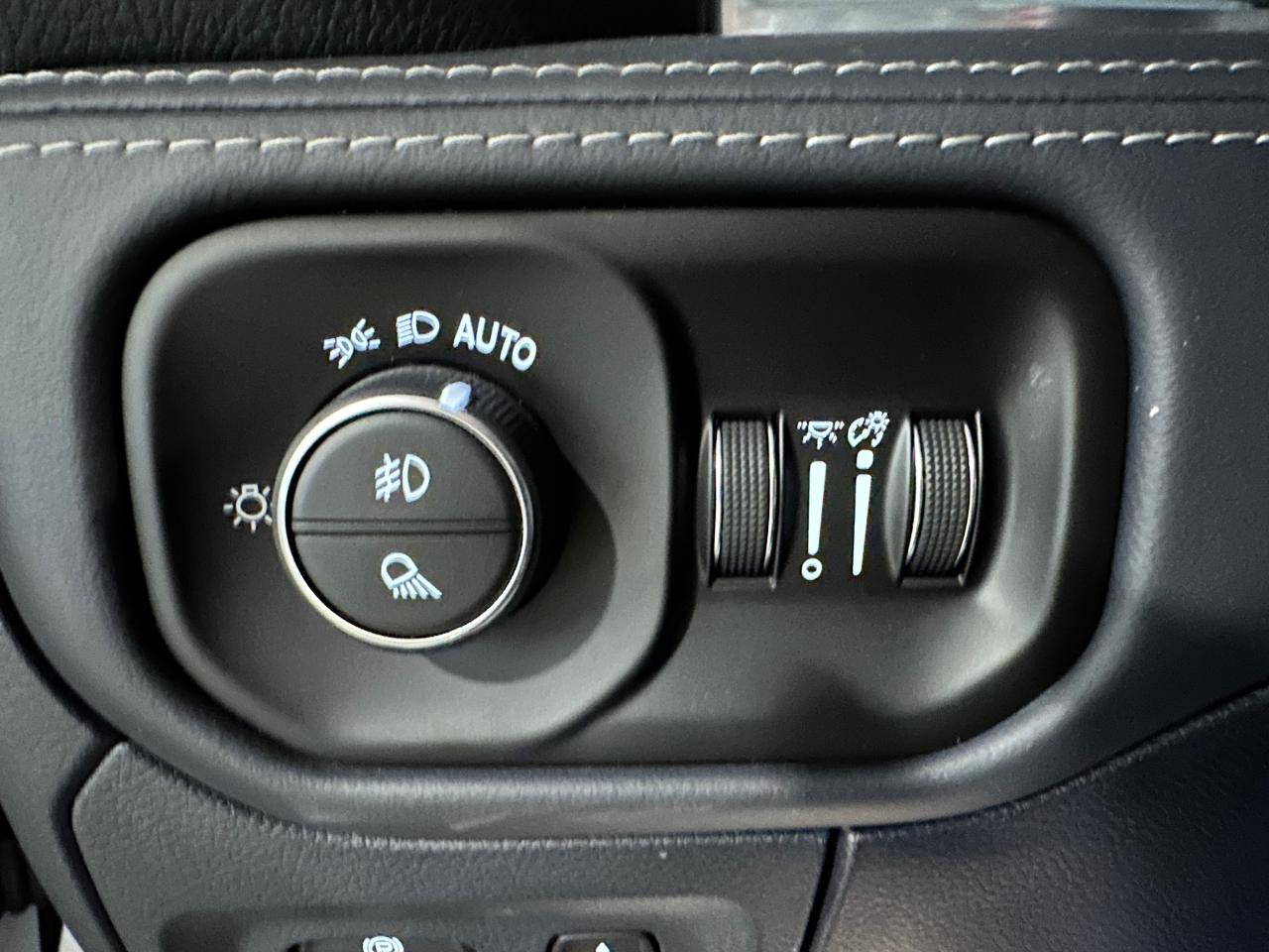 2022 RAM 1500 LIMITIED | CREW CAB | PANO SUNROOF | LEATHER - Photo #38