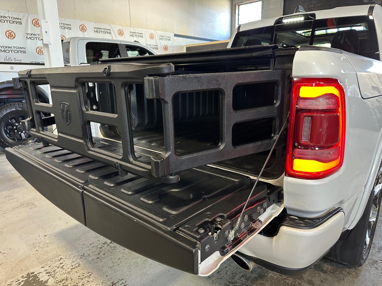 2022 RAM 1500 LIMITIED | CREW CAB | PANO SUNROOF | LEATHER - Photo #53