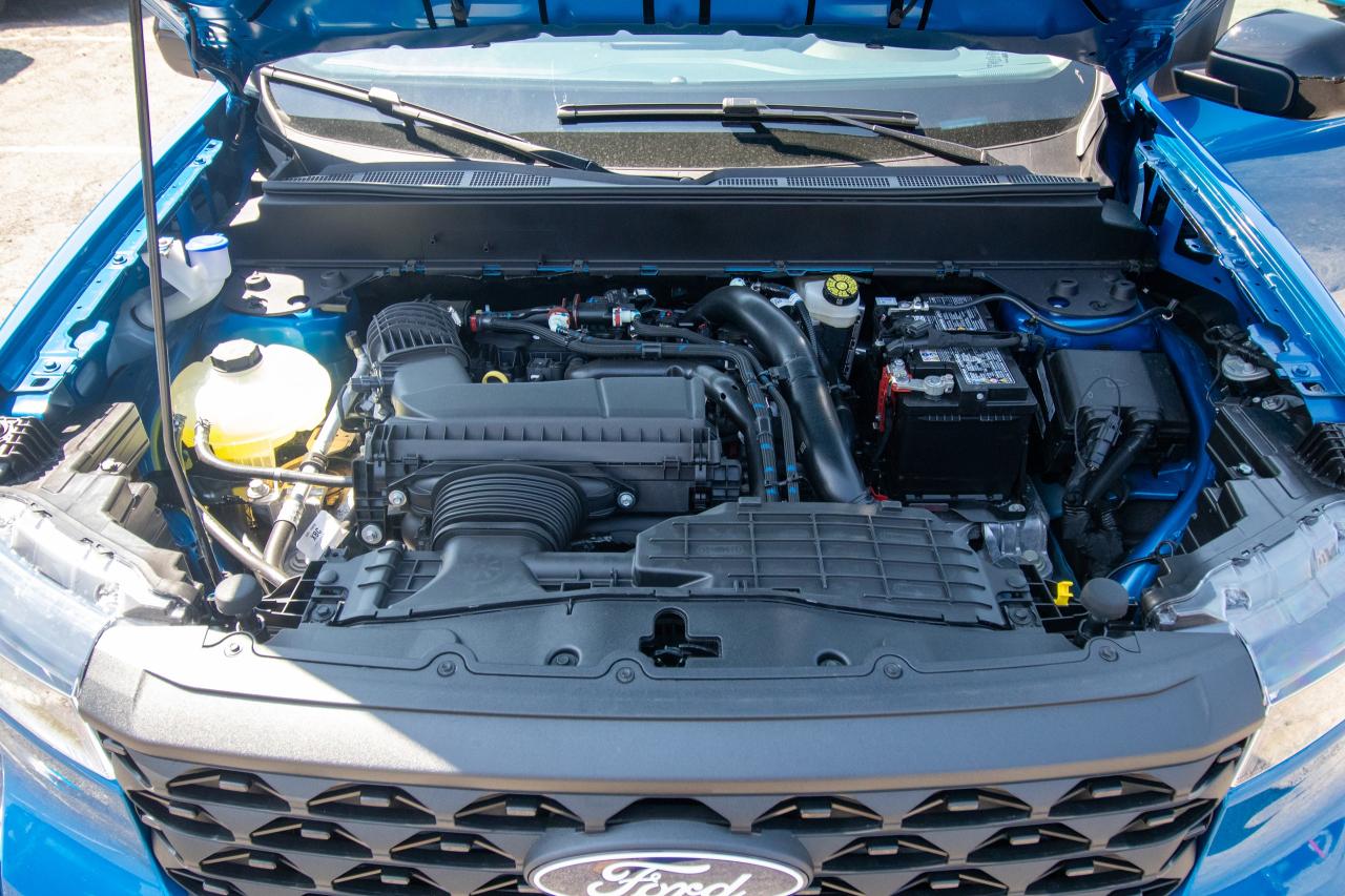 2025 Ford Maverick XLT AWD SuperCrew Photo5